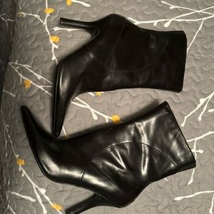 NineWest size 10 black pointed Boots!